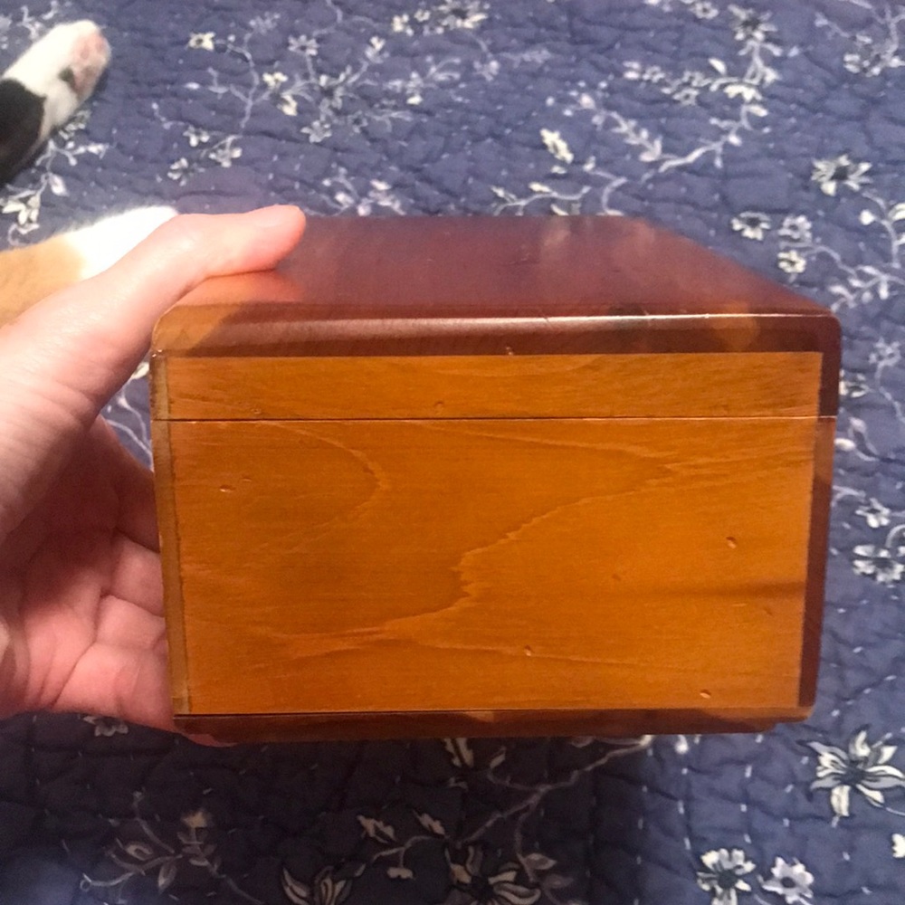 Lane Cedar Chest Mini - Picture 5 of 9